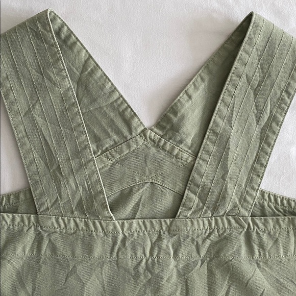 Everlane The Cross Front Apron Top 100% organic cotton in Sage Green  Size M - Picture 7 of 12